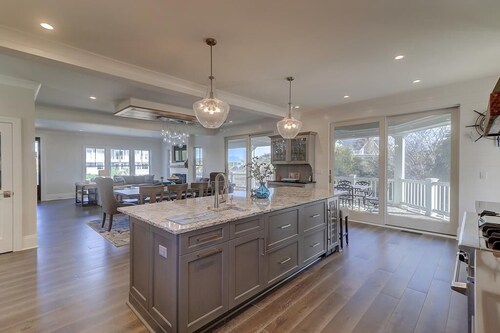 3 46th Avenue