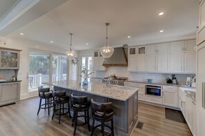 House, Multiple Beds (3 46th Avenue) | Private kitchen | Oven - 3 46th Avenue (Isle of Palms)