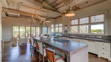 House, Multiple Beds (305 Carolina Boulevard) | Private kitchen | Fridge, microwave, stovetop, dishwasher