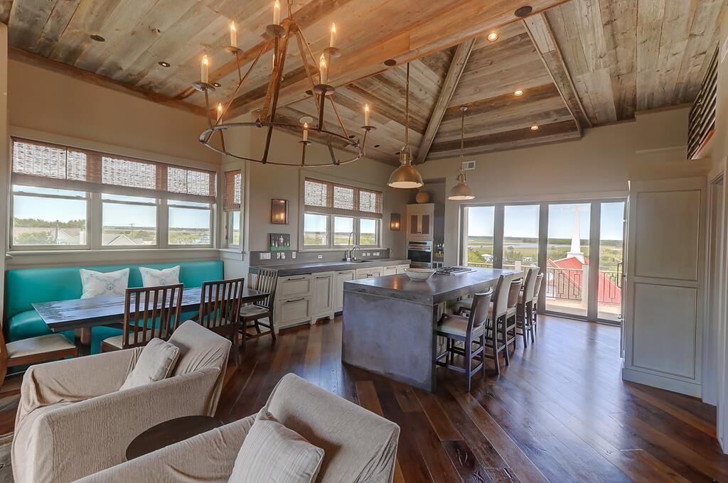 House, Multiple Beds (305 Carolina Boulevard) | Living room | TV