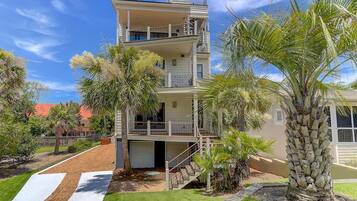 House, Multiple Beds (305 Carolina Boulevard) | Exterior