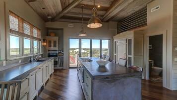 House, Multiple Beds (305 Carolina Boulevard) | Living room | TV