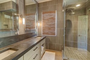 Huis, Meerdere bedden (305 Carolina Boulevard) | Badkamer | Shampoo