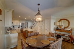 House, Multiple Beds (34 Beach Club Villa) | Private kitchen