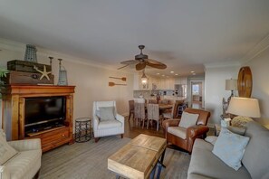 House, Multiple Beds (34 Beach Club Villa) | Living room