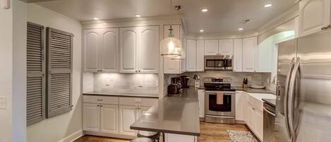 Cabin, Multiple Beds (35 Twin Oaks) | Private kitchen