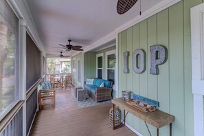 Cabin, Multiple Beds (35 Twin Oaks) | Living room - 35 Twin Oaks (Isle of Palms)