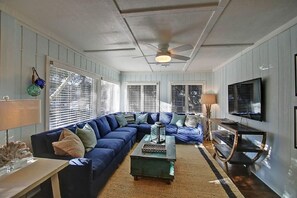 Cabaña, varias camas (35 Twin Oaks) | Sala de estar