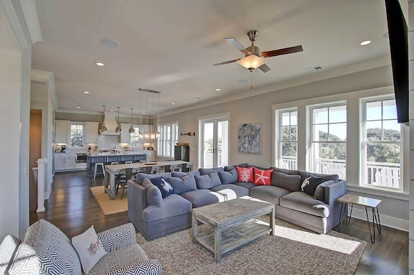 Casa, varias camas (2301 Palm Boulevard) | Sala de estar
