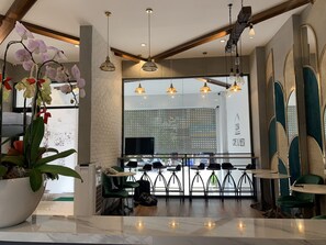 Lobby sitting area - AHA Siga Serviced Apartment (Ho Chi Minh City)