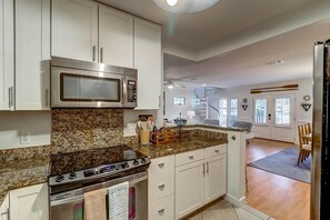 Ferienhaus, Mehrere Betten (705 Carolina Boulevard) | Eigene Küche