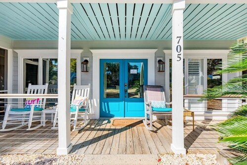 705 Carolina Boulevard