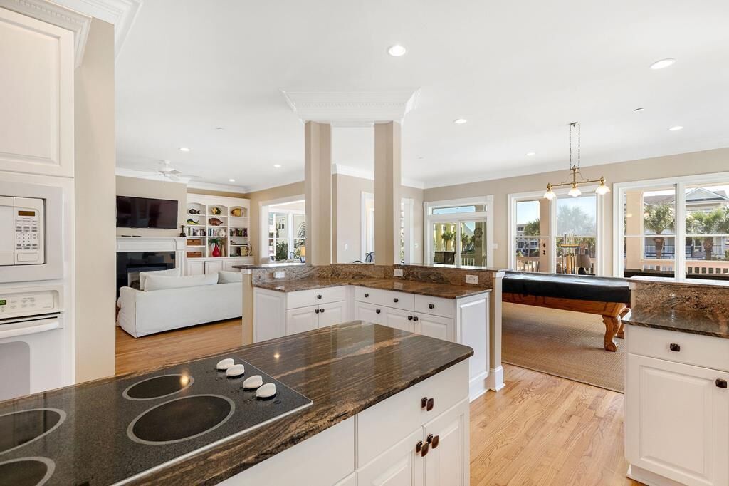 House, Berbilang Katil (918 Carolina Boulevard) | Dapur peribadi | Pembakar roti 