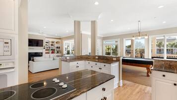 House, Berbilang Katil (918 Carolina Boulevard) | Dapur peribadi | Pembakar roti