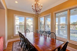 Casa, varias camas (918 Carolina Boulevard) | Restaurantes