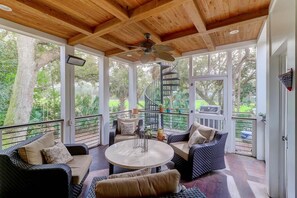 House, Multiple Beds (8 Hidden Green) | Living room - 8 Hidden Green (Isle of Palms)