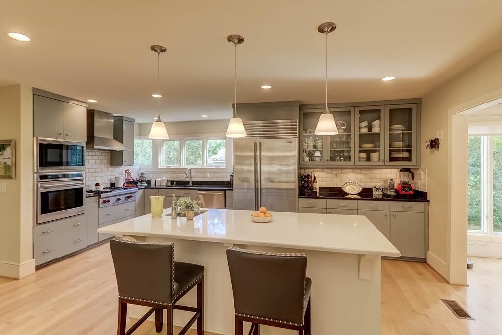 House, Multiple Beds (8 Hidden Green) | Private kitchen