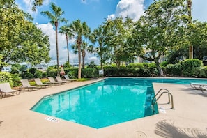 Condo, varias camas (406 Yacht Harbor Court) | Alberca