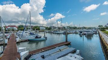 公寓客房, 多張床 (406 Yacht Harbor Court) | 湖泊