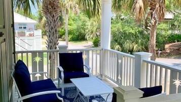 House, Multiple Beds (2 55th Ave) | Balcony