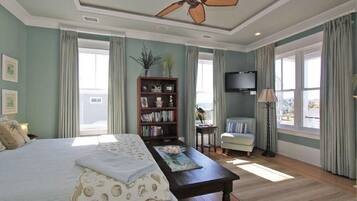 House, Multiple Beds (2 9th Ave) | 5 bedrooms, WiFi