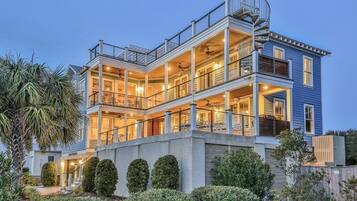 House, Multiple Beds (2 9th Ave) | Exterior