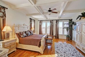 独立别墅, 多张床 (2603 Palm Boulevard) | 5 多间卧室、高档床上用品