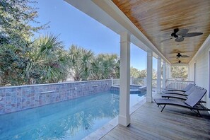 บ้านพัก, หลายเตียง (2603 Palm Boulevard) | สระว่ายน้ำ