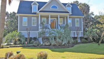 House, Multiple Beds (3008 Hartnett Boulevard) | Exterior