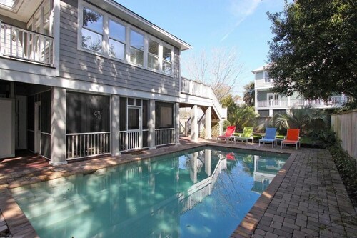 3008 Hartnett Boulevard