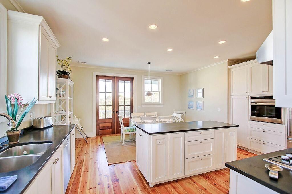 House, Multiple Beds (711 Carolina Boulevard) | Private kitchen | Fridge, microwave, stovetop, dishwasher