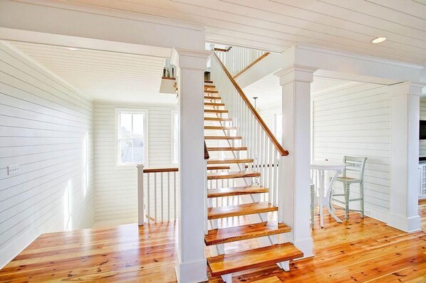 House, Multiple Beds (711 Carolina Boulevard) | Interior