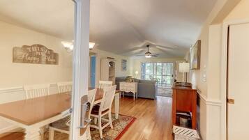 Kabin, Beberapa Tempat Tidur (22 Twin Oaks) | Ruang keluarga