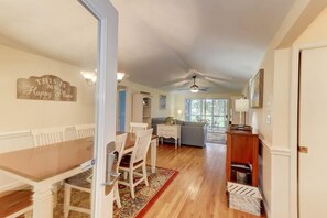 Cabin, Multiple Beds (22 Twin Oaks) | Living room - 22 Twin Oaks (Isle of Palms)