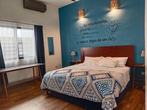 Down duvets, desk, laptop workspace, blackout curtains - Suites del Sureste (Mérida)