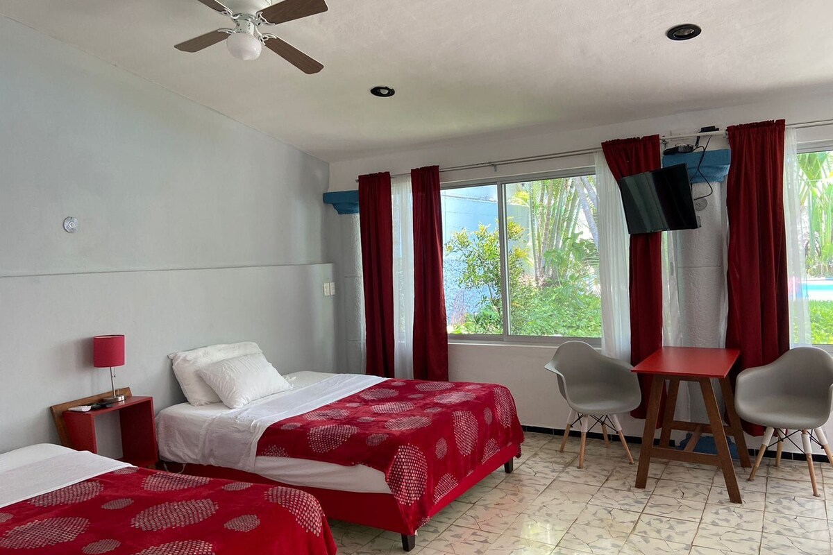 Panoramic Room | Down comforters, desk, laptop workspace, blackout drapes