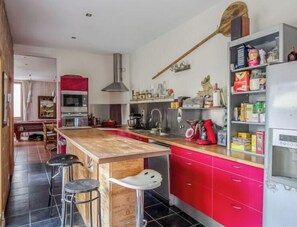 Réfrigérateur, micro-ondes, four, lave-vaisselle