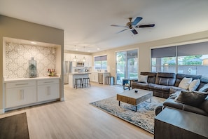 Smart TV, video games, foosball, books - Your Home Away from Home with Heated Pool and Hot Tub (Scottsdale)