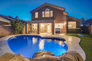 A heated pool - Your Home Away from Home with Heated Pool and Hot Tub (Scottsdale)