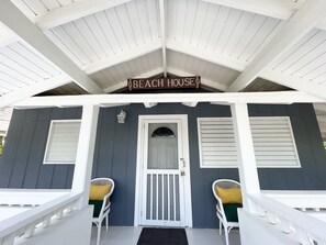 Exterior detail - Presidential Suite 3b/2.5b,sleep 7,pool,WiFi,AC,Grace Bay Beach (Providenciales)