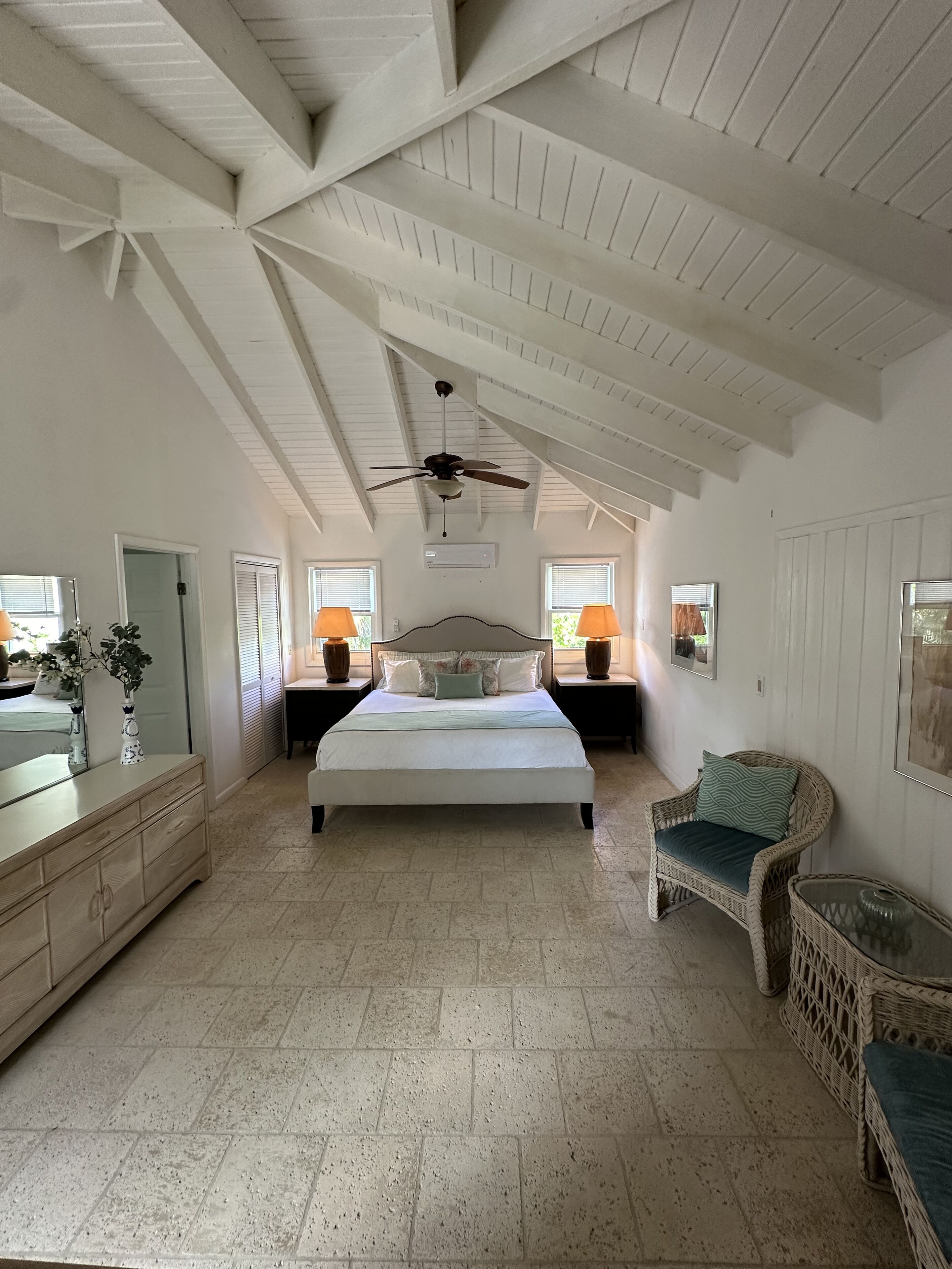 3 bedrooms, in-room safe, desk, iron/ironing board