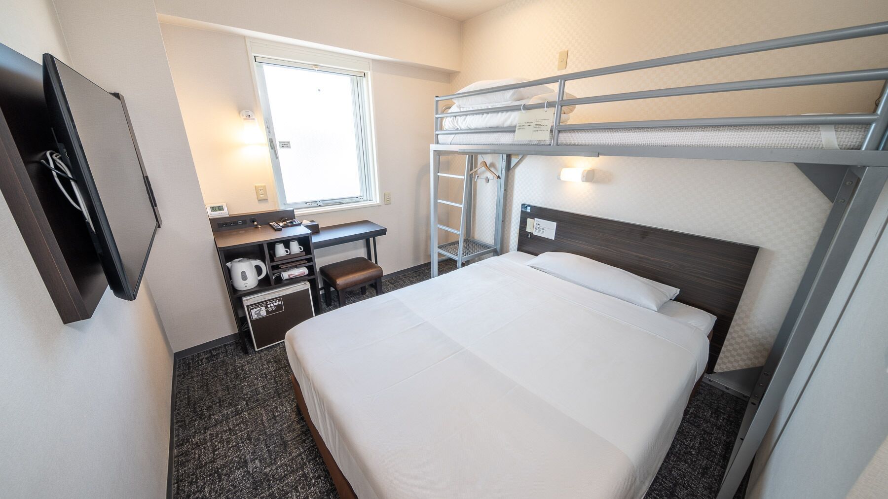 Bureau, chambres insonorisées, Wi-Fi gratuit