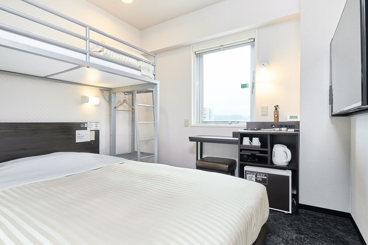 Double/Single Bunk Room With Breakfast Smoking