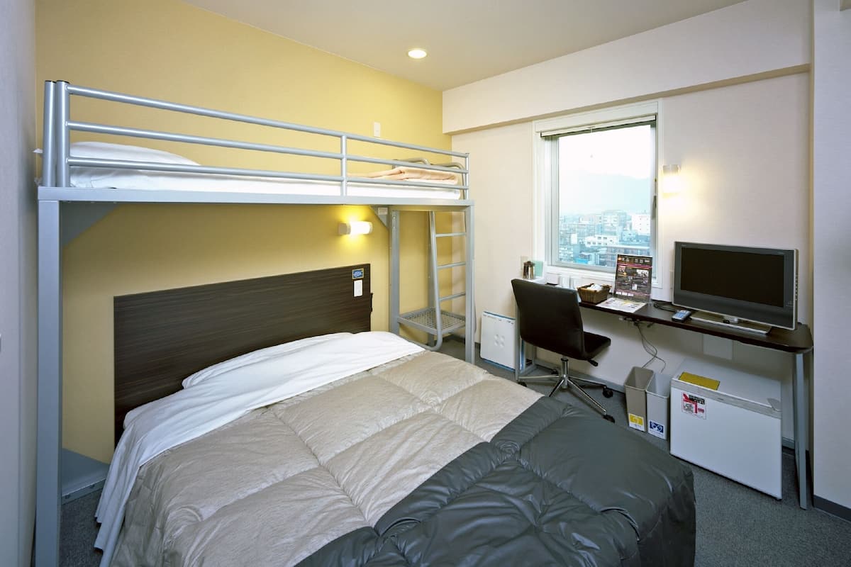 Schreibtisch, schallisolierte Zimmer, kostenloses WLAN