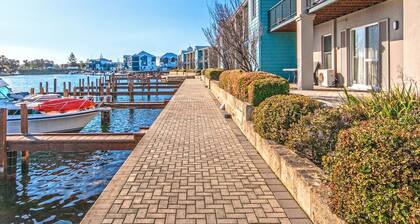 Waters Edge Apartment with Jetty