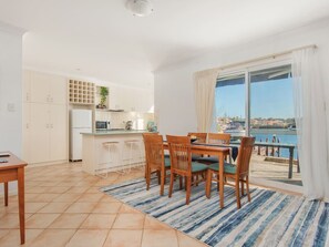 تناول الطعام