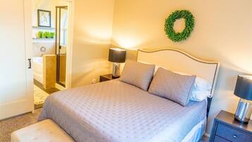 3 chambres, bureau, fer et planche Ă repasser, lit parapluie