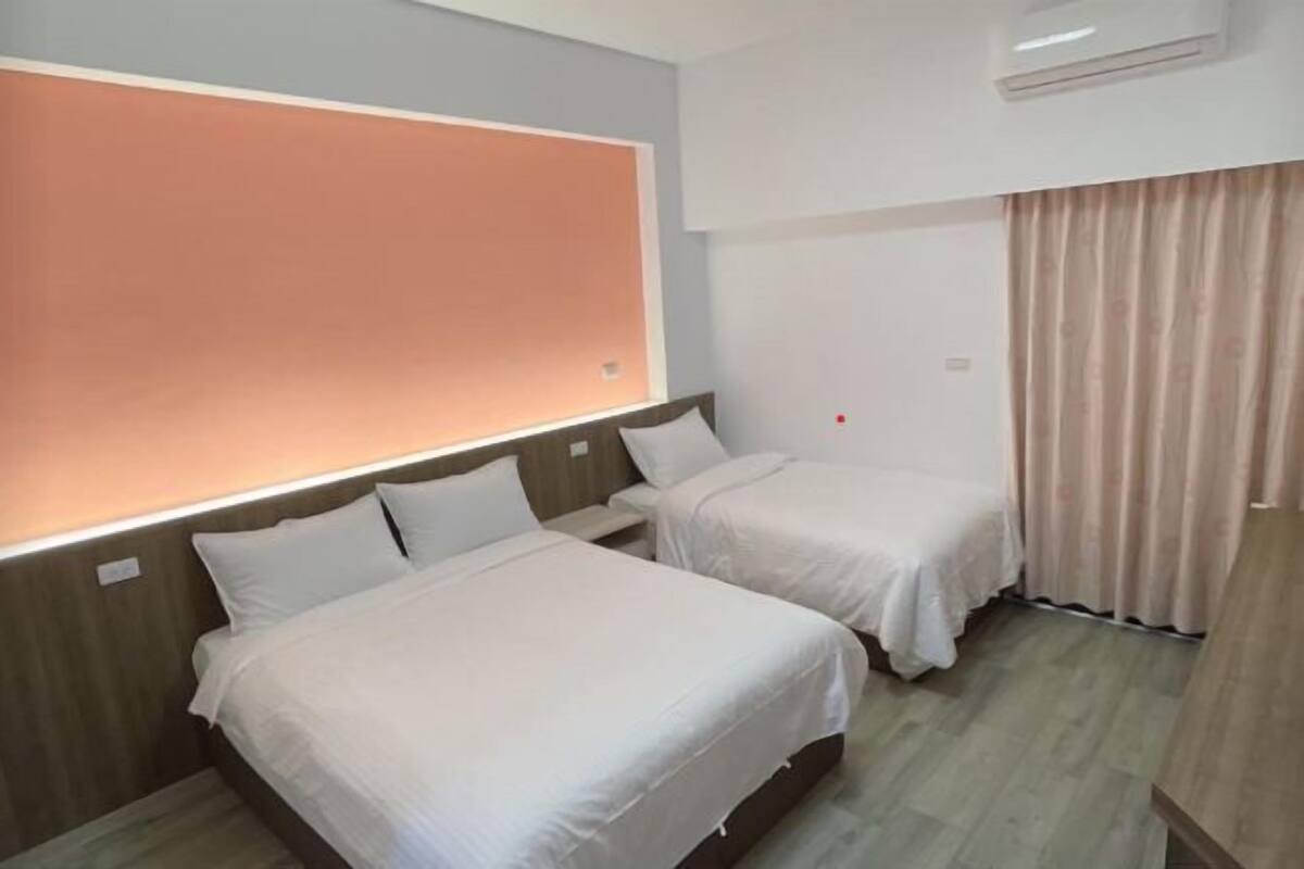 Desk, blackout drapes, WiFi (free), bed sheets