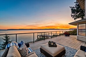 Terrace/patio - Spectacular Beach Front House (Tulalip)
