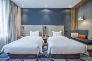 Cofres nos quartos, escrivaninha, Wi-Fi de cortesia, roupa de cama